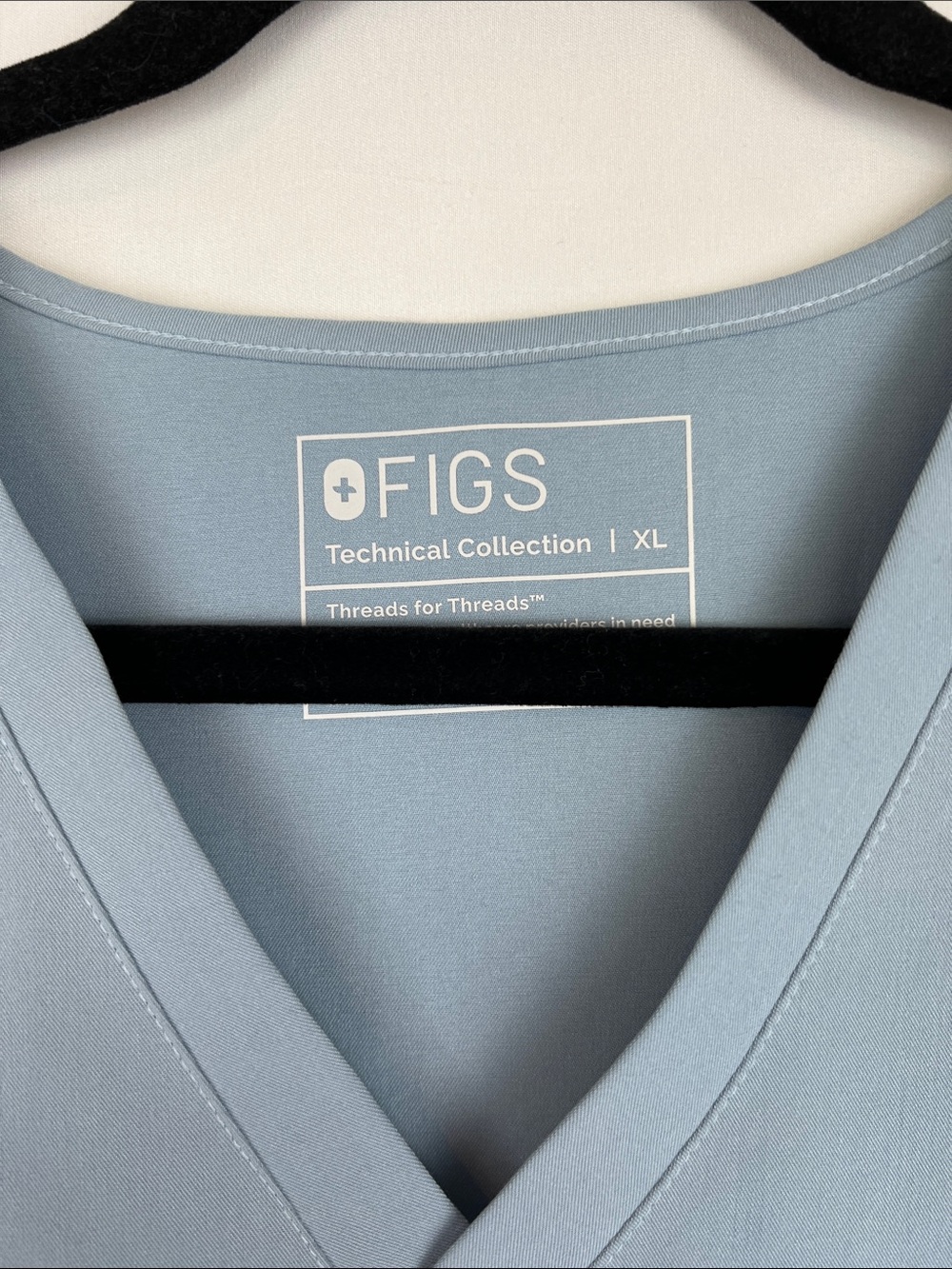 FIGS Women's V-Neck Scrub Top in Light Blue Size XL - Picture 6 of 9